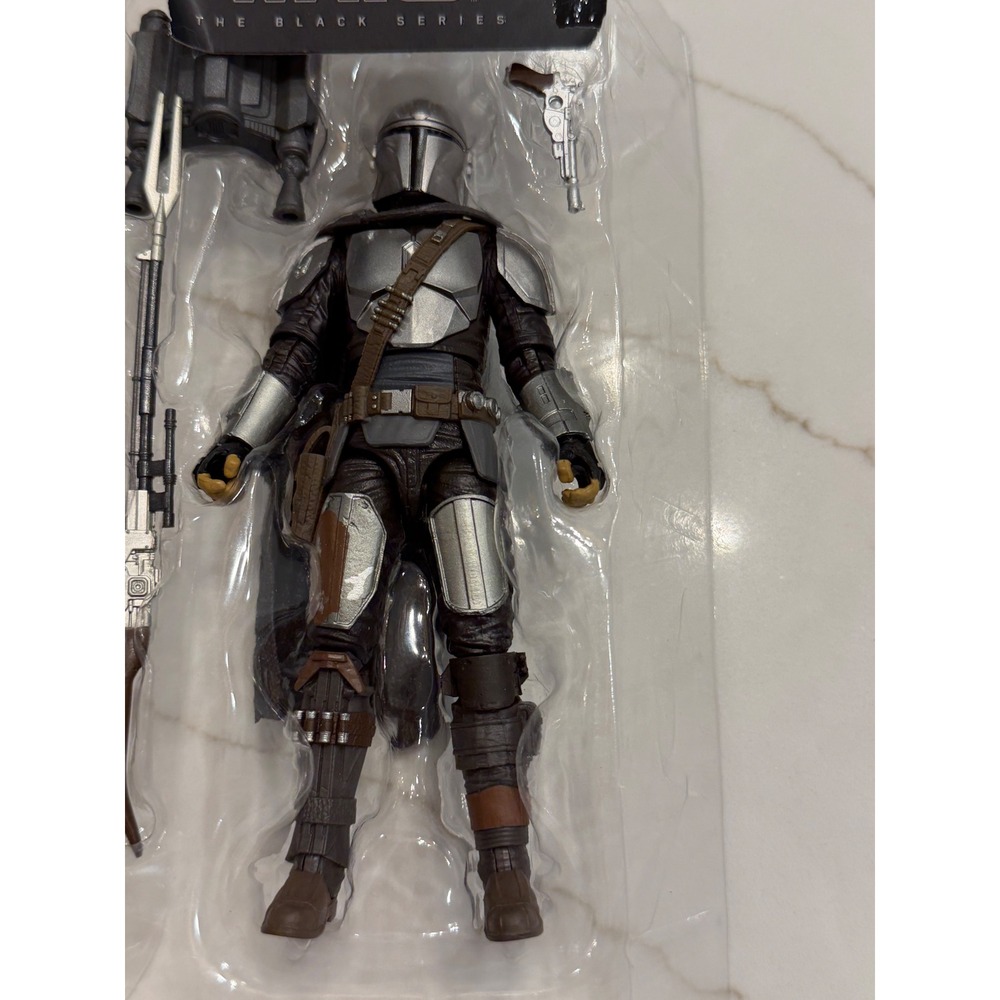 Star Wars The Black Series The Mandalorian Beskar Armor 6 Inch Action Figure - Picture 4 of 7